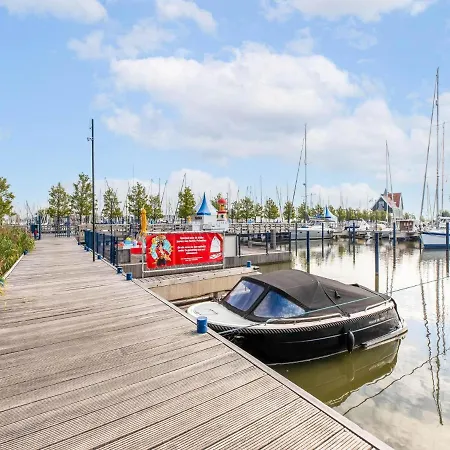 Comfortable Houseboat In Marina * Volendam
