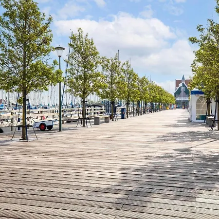 Houseboat In Marina Bådhotel Volendam
