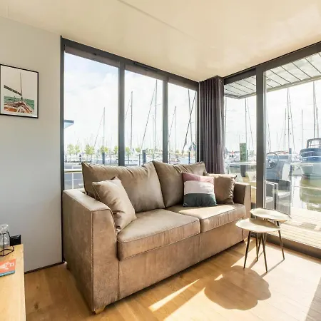 Bådhotel Comfortable Houseboat In Marina *