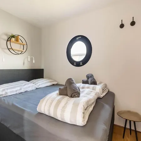 Comfortable Houseboat In Marina Botel Volendam