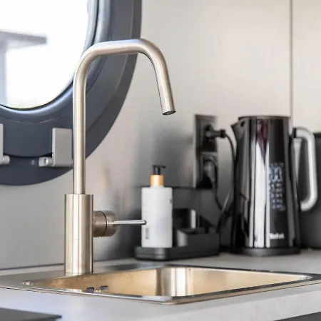 Båthotell Houseboat In Marina *