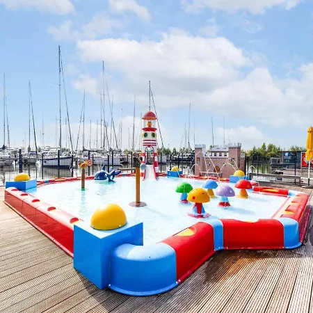 Comfortable Houseboat In Marina Botel Volendam