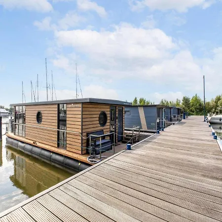 Comfortable Houseboat In Marina * Volendam