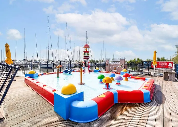 Houseboat In Marina Botel Volendam