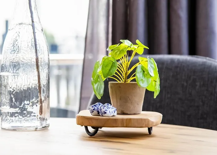 Houseboat In Marina Botel Volendam