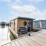 보트호텔 Houseboat In Marina *