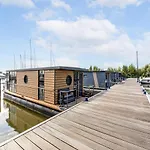 Houseboat In Marina * Volendam