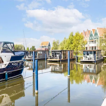 Houseboat In Marina Tekne