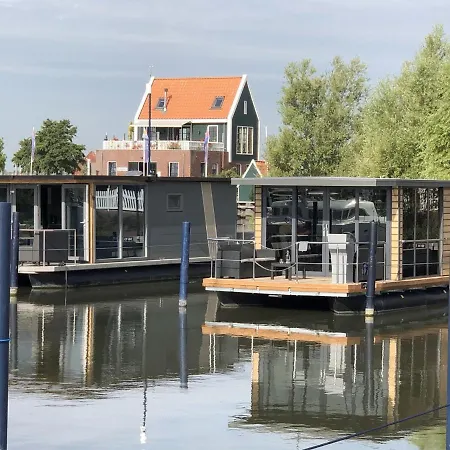 Botel Houseboat In Marina *