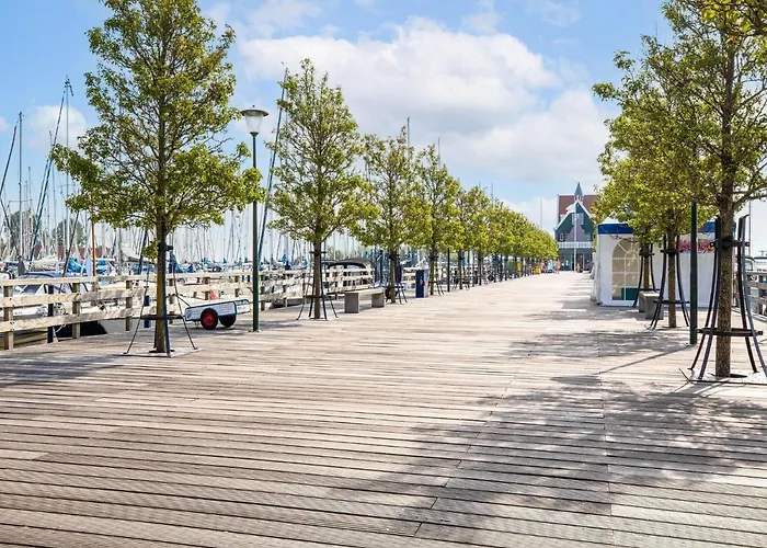 Houseboat In Marina 보트호텔 볼렌담