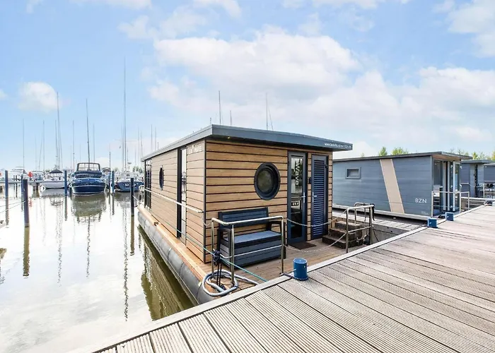 보트호텔 Houseboat In Marina *